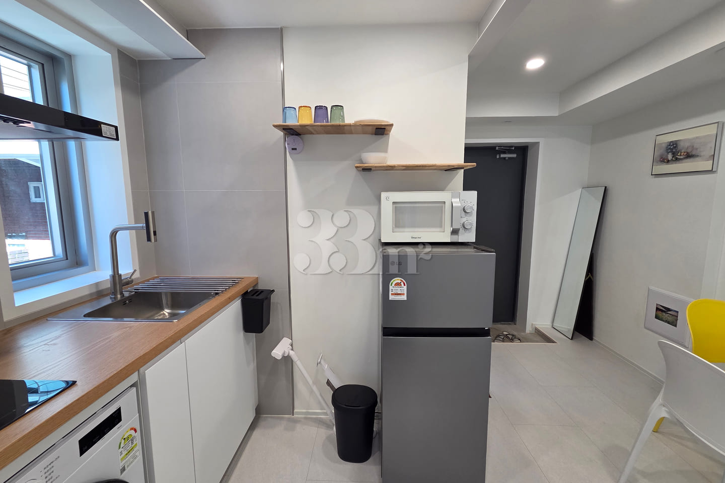 Newly built, fully furnished unit in Sinjeong 3th image