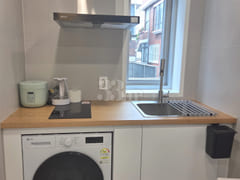 Newly built, fully furnished unit in Sinjeong 10th image