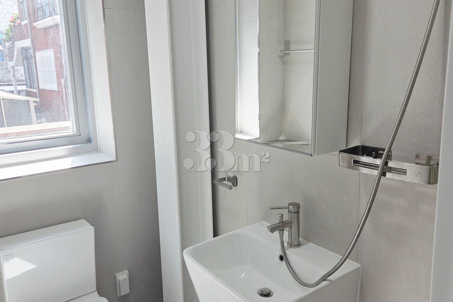Newly built, fully furnished unit in Sinjeong 12th image