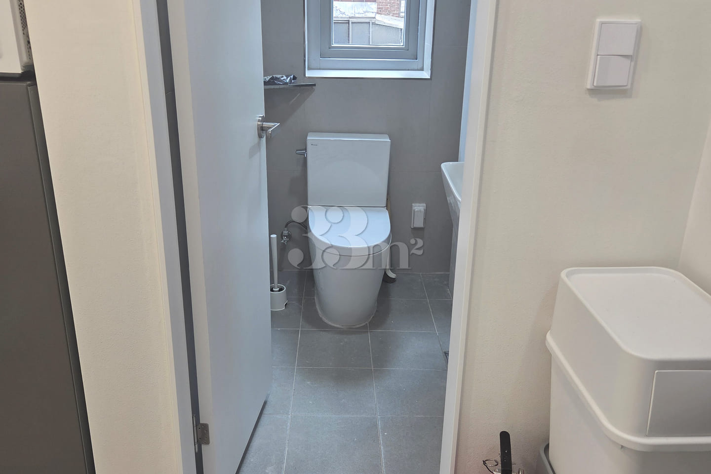Newly built, fully furnished unit in Sinjeong 11th image