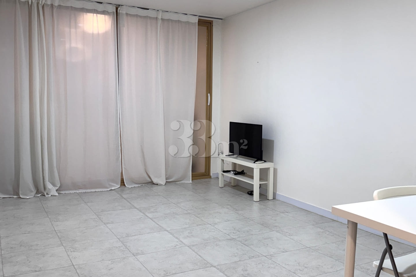 South-facing studio apartment near City Hall  0th image