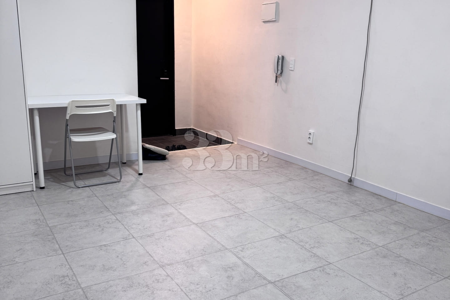 South-facing studio apartment near City Hall  2th image
