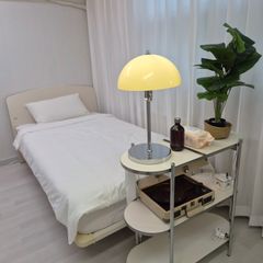 Fully furnished unit near Sinchon Station, Ew Unit Image