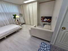 Fully furnished unit near Sinchon Station, Ew 2th image