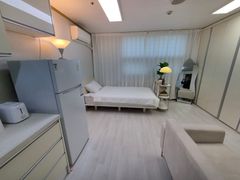 Fully furnished unit near Sinchon Station, Ew 1th image