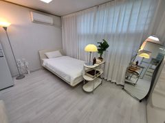 Fully furnished unit near Sinchon Station, Ew 3th image