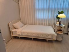 Fully furnished unit near Sinchon Station, Ew 15th image