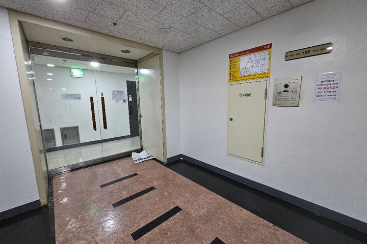 홍대입구역 홍익인간 2번째 이미지