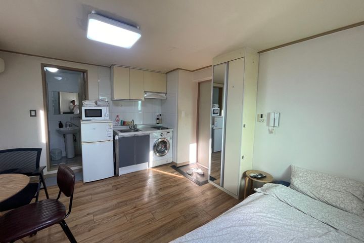 2 minutes from Nonhyeon Station (studio apart 7th image