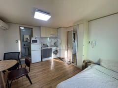2 minutes from Nonhyeon Station (studio apart 2th image