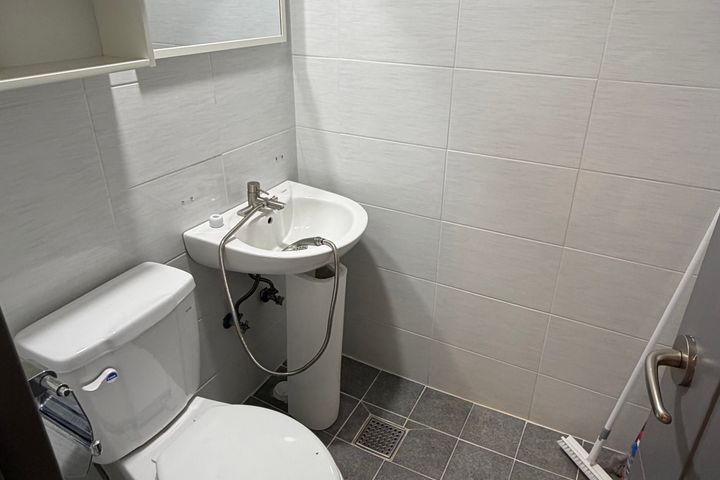 Within walking distance of Gamsam Station (Li 9th image