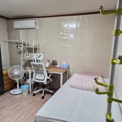 아늑하고 교통편한 원룸 방 이미지