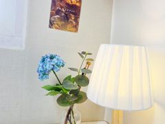 Sunny mini-room with an exterior window 2th image