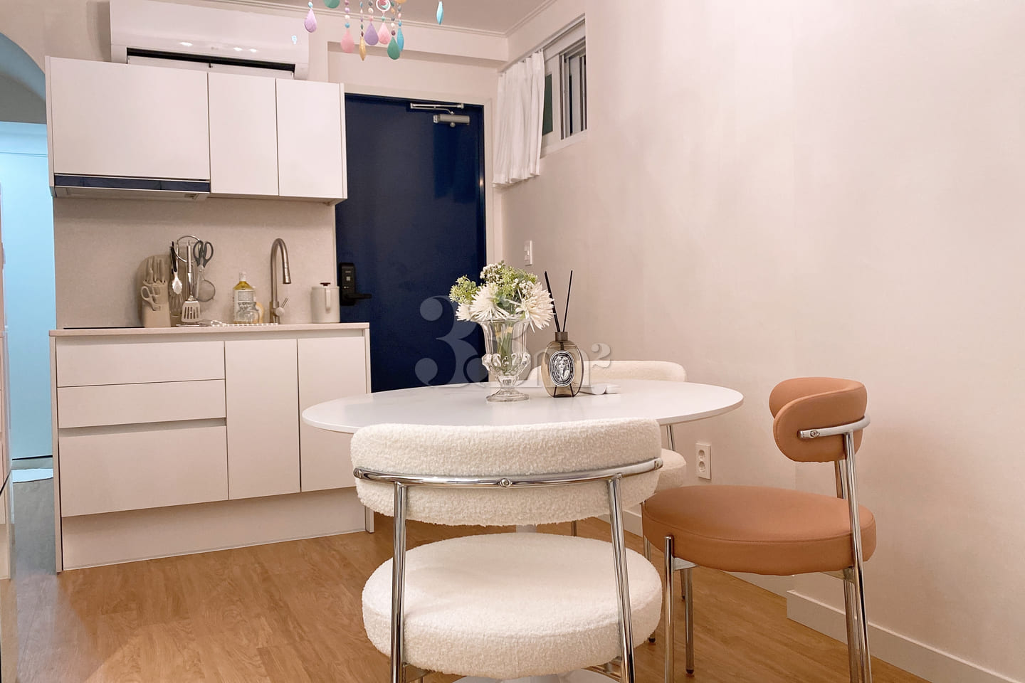 Studio apartment in Hongdae with an atmospher 10th image