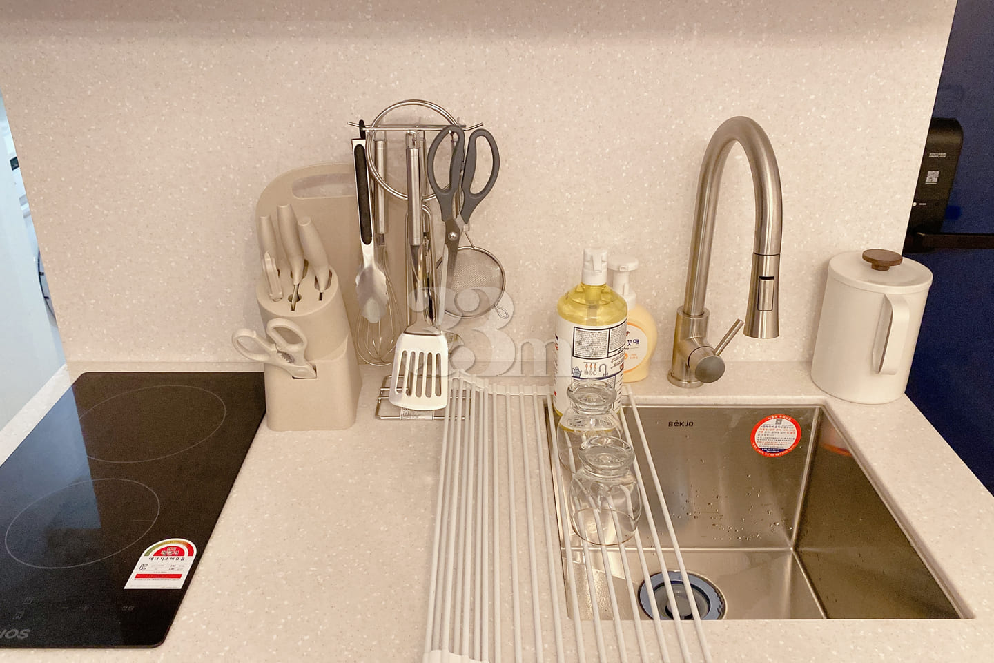Studio apartment in Hongdae with an atmospher 12th image