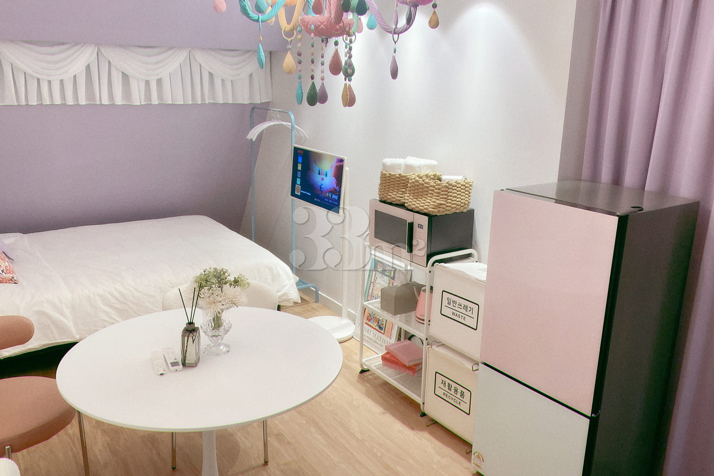Studio apartment in Hongdae with an atmospher 2th image