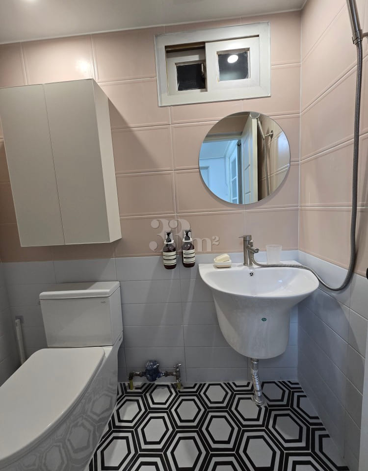 😍 Great-value accommodation near Lotte Depar 6th image