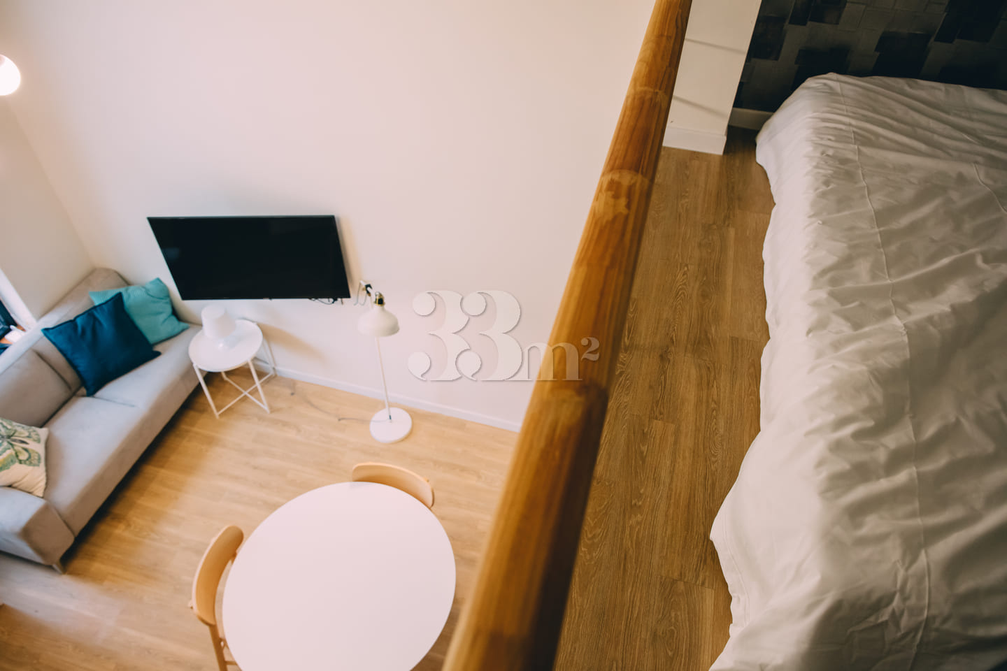Duplex with Single and Twin Beds 4th image