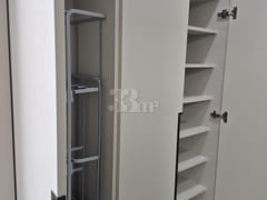 A room with a sense of openness and a great v 9th image
