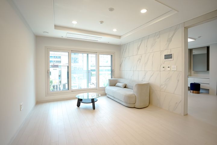 DELUXE 301 0번째 이미지