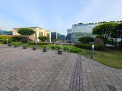 Luxury Officetel in Pangyo 9th image
