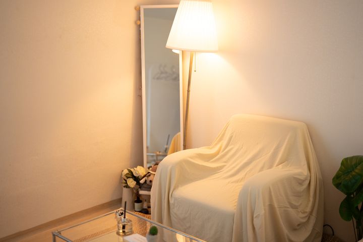 Lines 1 & 5, two-room unit, great value 1th image