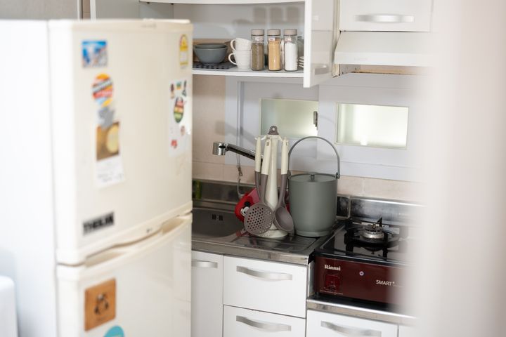Lines 1 & 5, two-room unit, great value 11th image