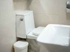 Lines 1 & 5, two-room unit, great value 15th image