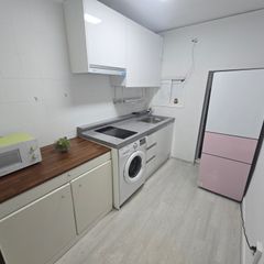 살기 좋은 풀옵션 2룸 방 이미지