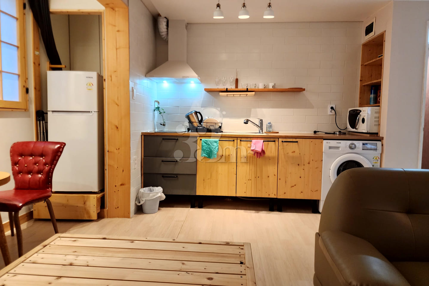 Unit 204, 10-minute walk from Yeoksam Station 2th image