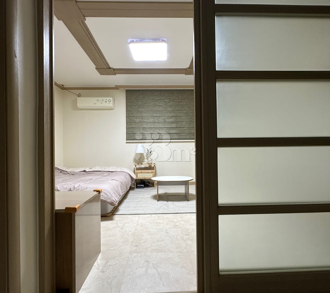 Spacious Studio #Clean #Fully Furnished 4th image