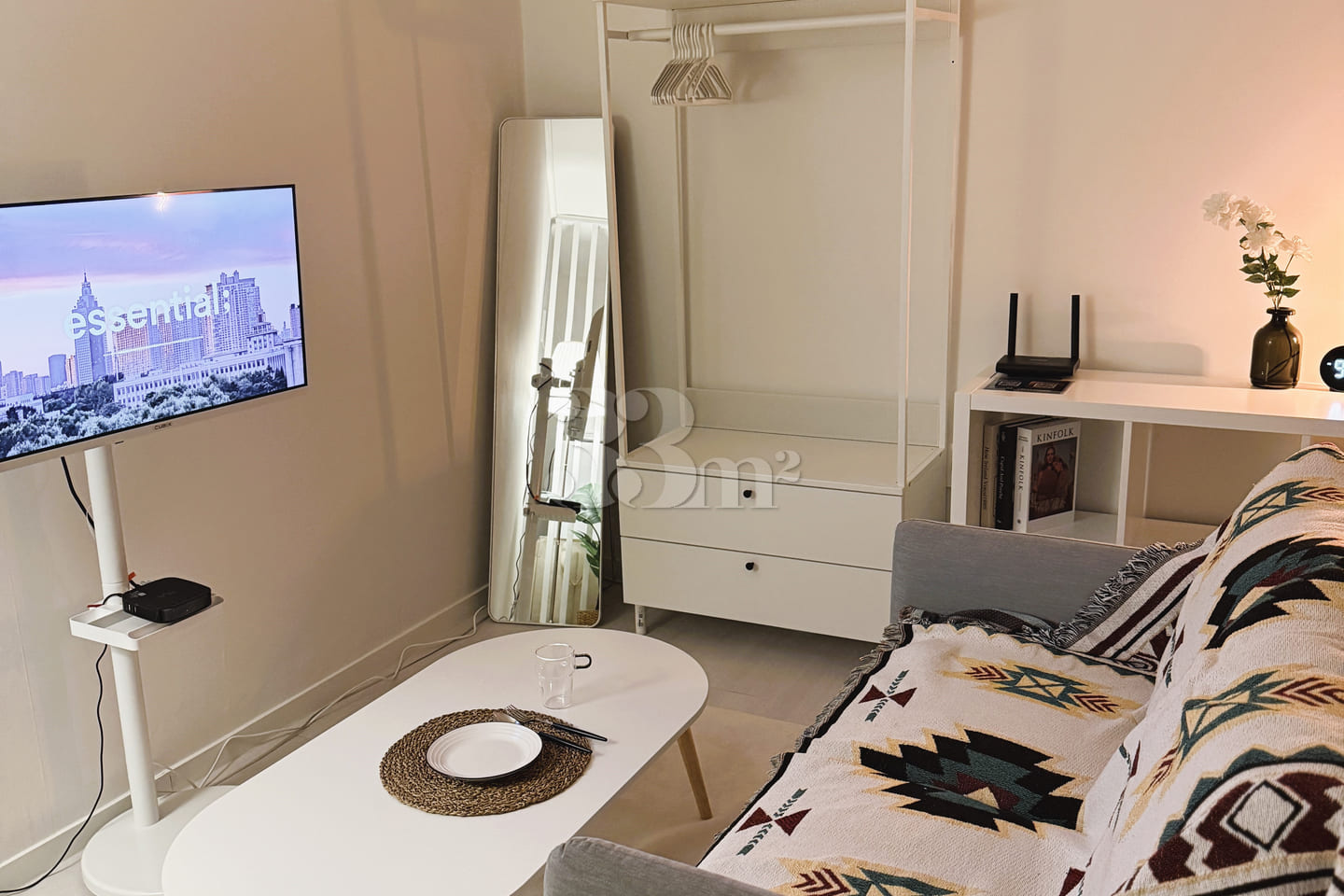 Fully furnished room with a cozy vibe 0th image