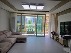 Seongsu-dong or Apgujeong—what do you think? 3th image