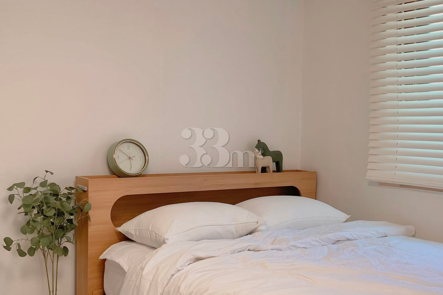 Renovated rooftop studio apartment 4th image