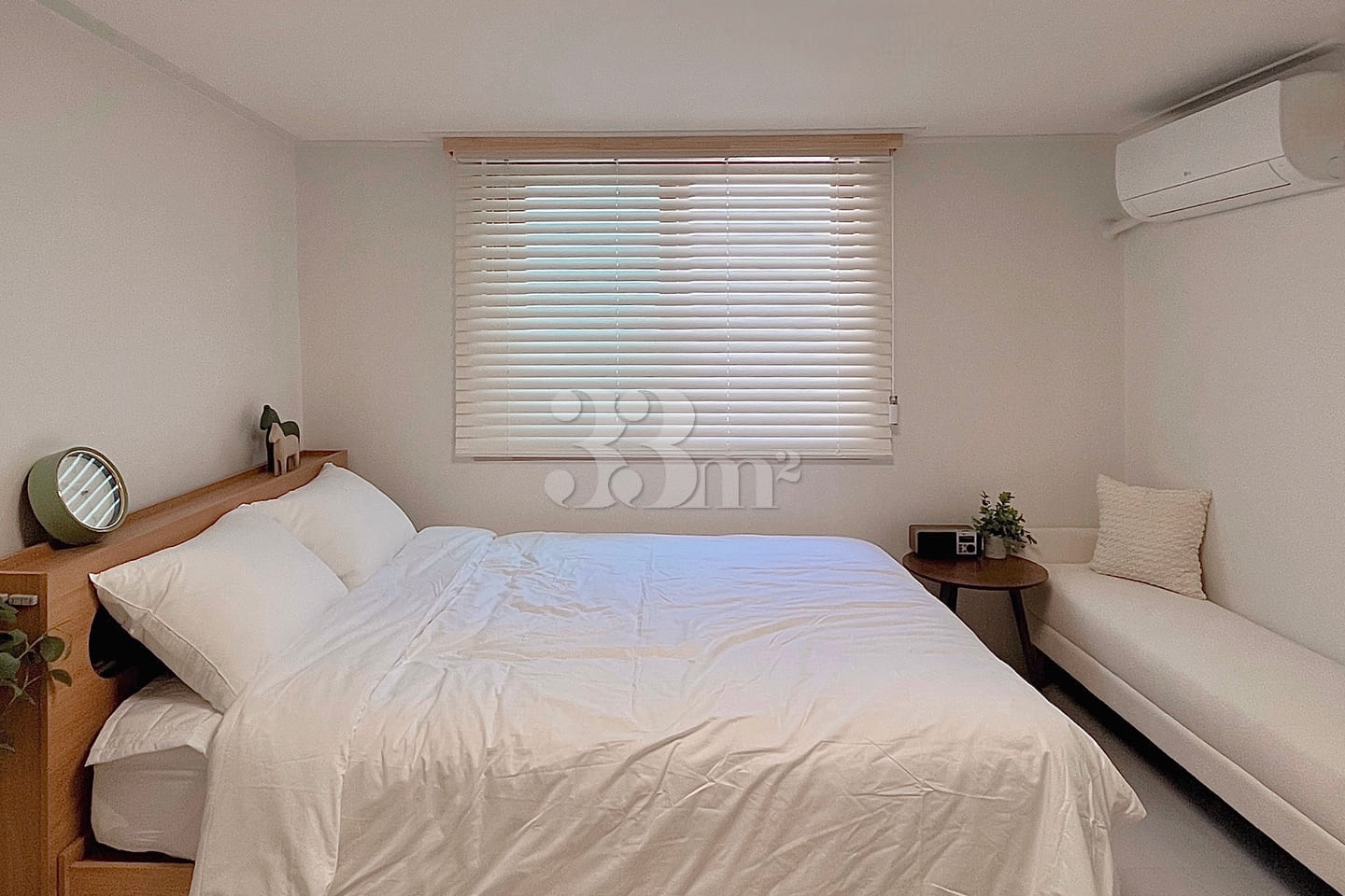 Renovated rooftop studio apartment 5th image