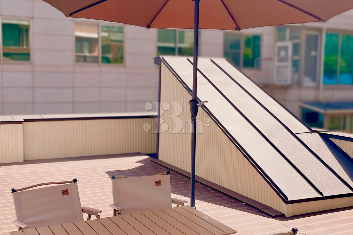 Renovated rooftop studio apartment 2th image