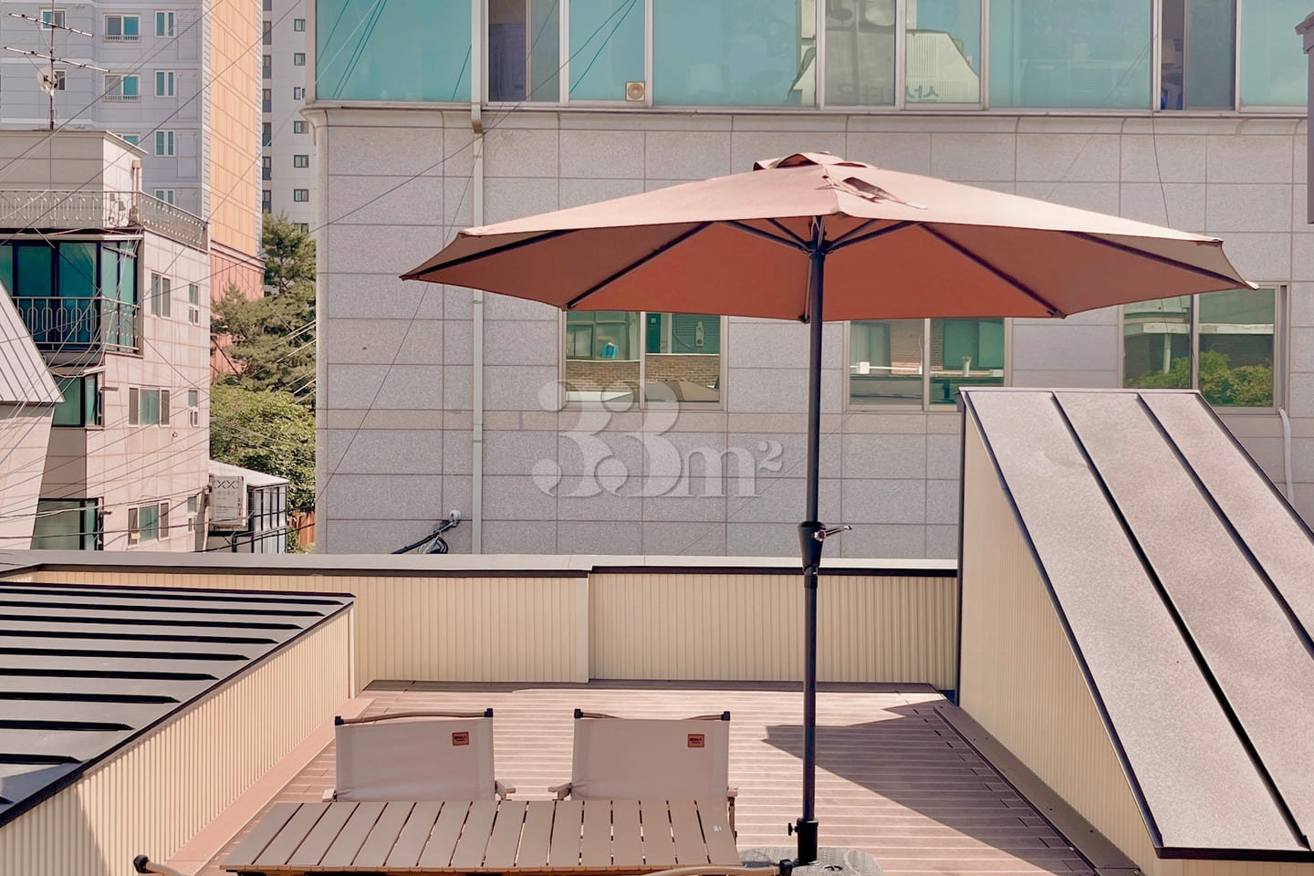 Renovated rooftop studio apartment 18th image