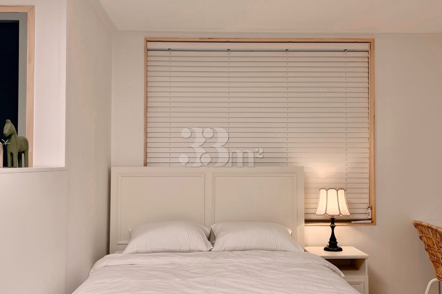 Fully renovated studio apartment with full am 3th image