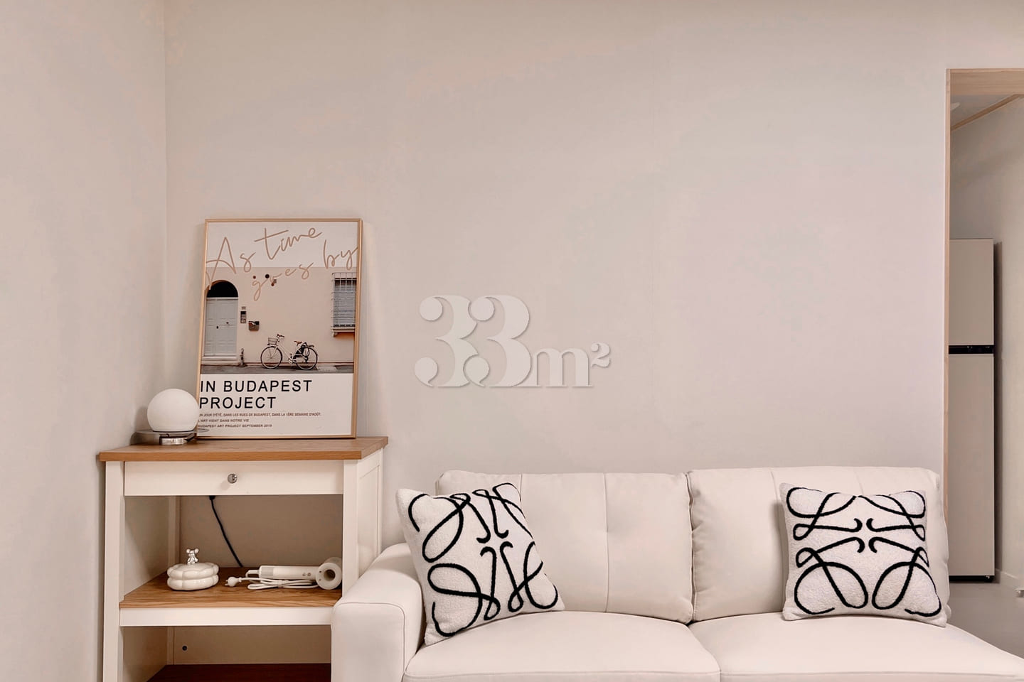 Fully renovated studio apartment with full am 4th image