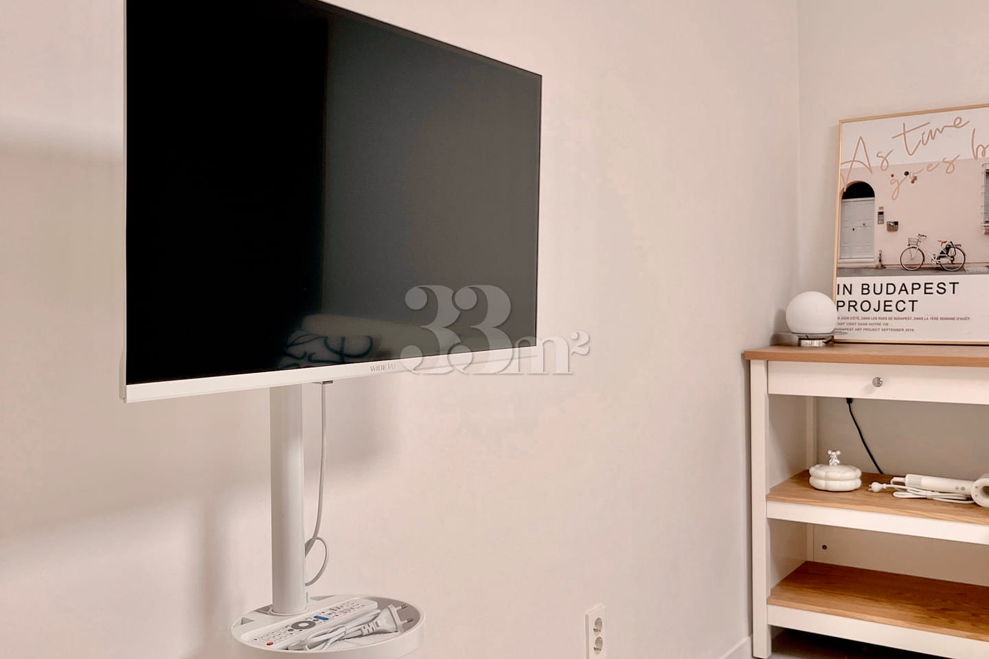 Fully renovated studio apartment with full am 7th image
