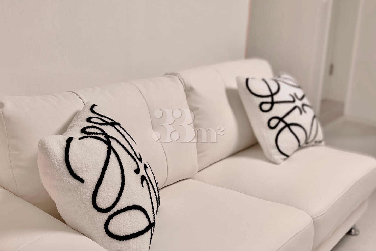 Fully renovated studio apartment with full am 8th image