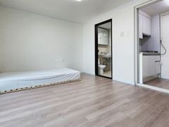 Clean, fully-furnished apartment in Wonju 3th image