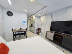 Newly built luxury apartment in Seocho 1th image