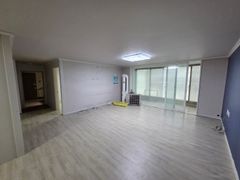 4-bedroom unit right in front of Oido Station 9th image