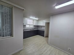 4-bedroom unit right in front of Oido Station 5th image