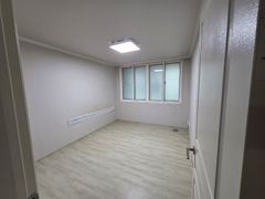 4-bedroom unit right in front of Oido Station 7th image