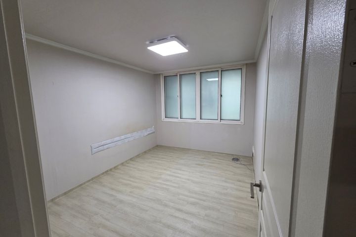 4-bedroom unit right in front of Oido Station 7th image