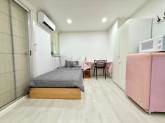 Pleasant studio apartment right in front of S 0th image