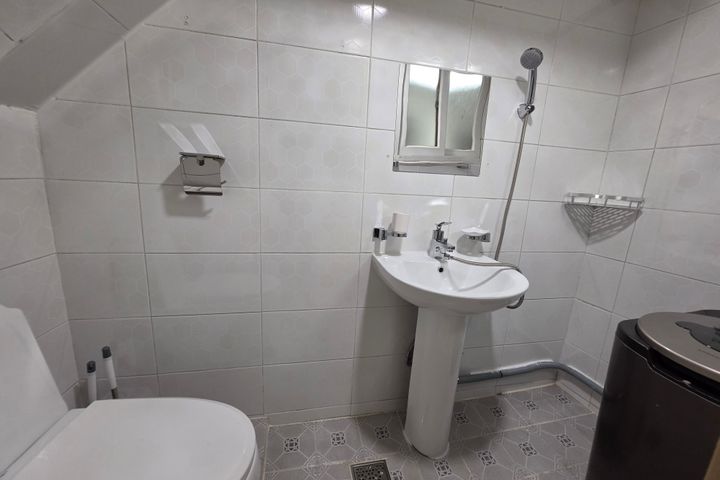 10 minutes to Seoul Station! Fully furnished. 9th image