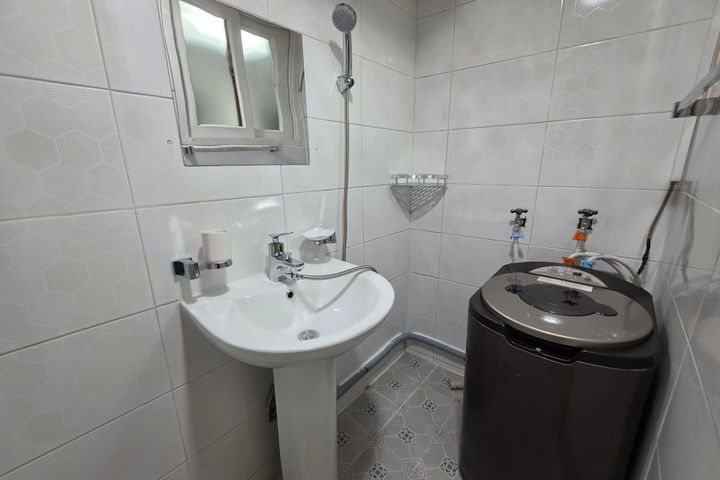 10 minutes to Seoul Station! Fully furnished. 10th image